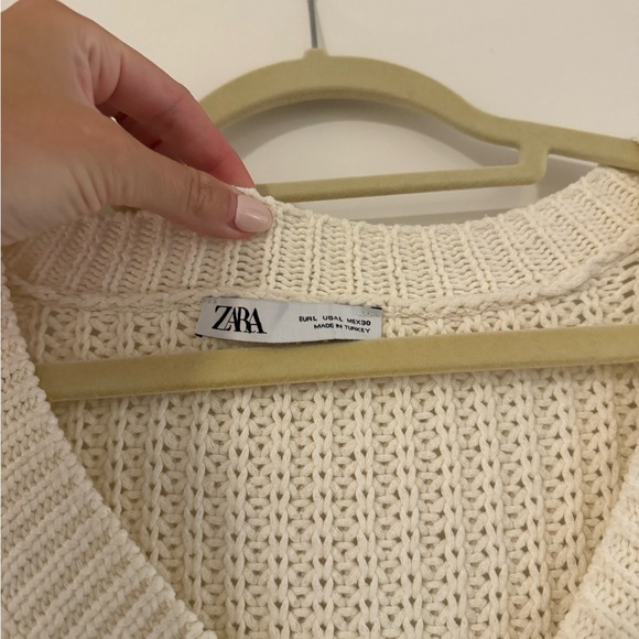 Zara White Sweater Vest - Picture 3 of 4